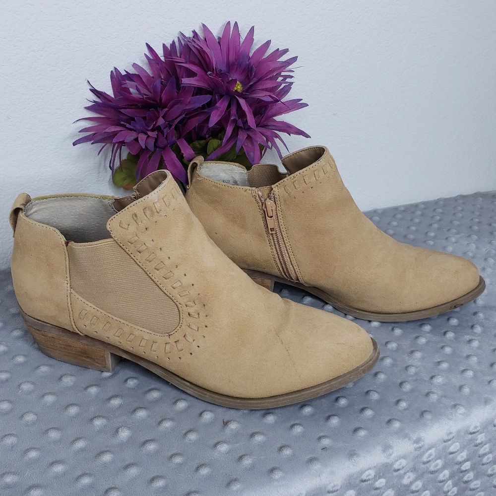 Carlos by Carlos Santana Ankle Booties